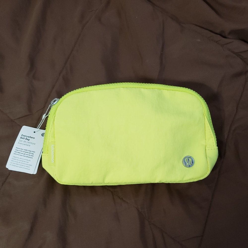 Lululemon Everywhere Belt Bag - Picture 7 of 11